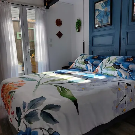 Au Pommier Fleuri Et Son Indépendant 4*