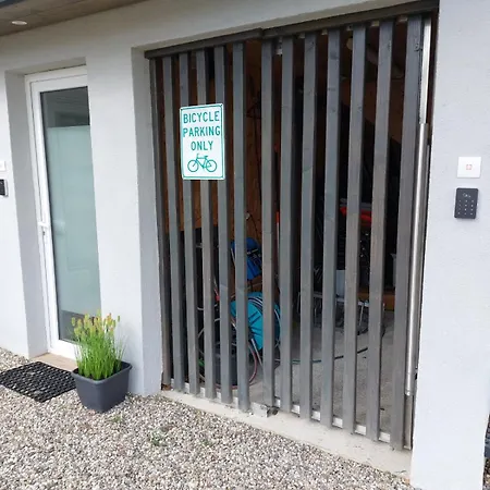 Au Pommier Fleuri Et Son Indépendant Maison d'hôtes